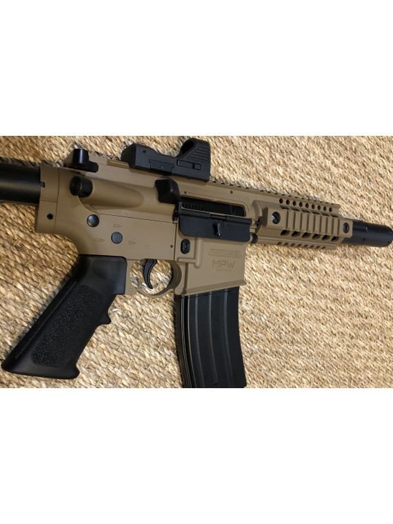 Carabine Crosman Bushmaster MPW Full Auto CO2 calibre 4.5 BB 3 Joules + viseur point rouge