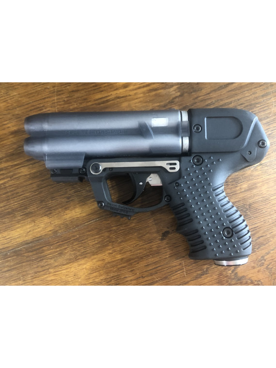 pistolet de defense PIEXON JET protector JPx 6